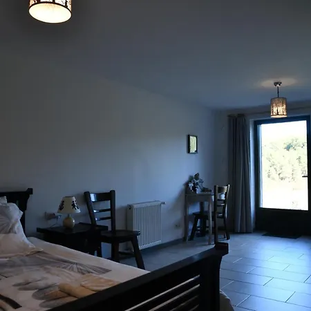 ベッド・アンド・ブレックファスト Angueur Montrem