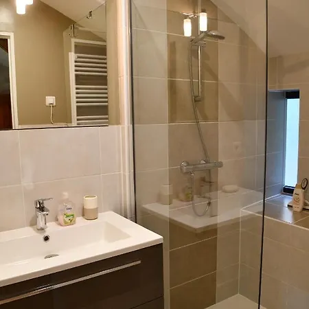 Frühstückspension Angueur Montrem