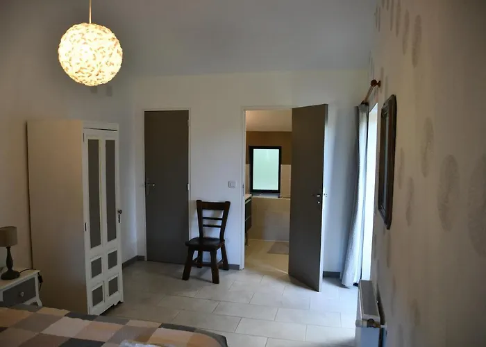 Bed and Breakfast Angueur 3*