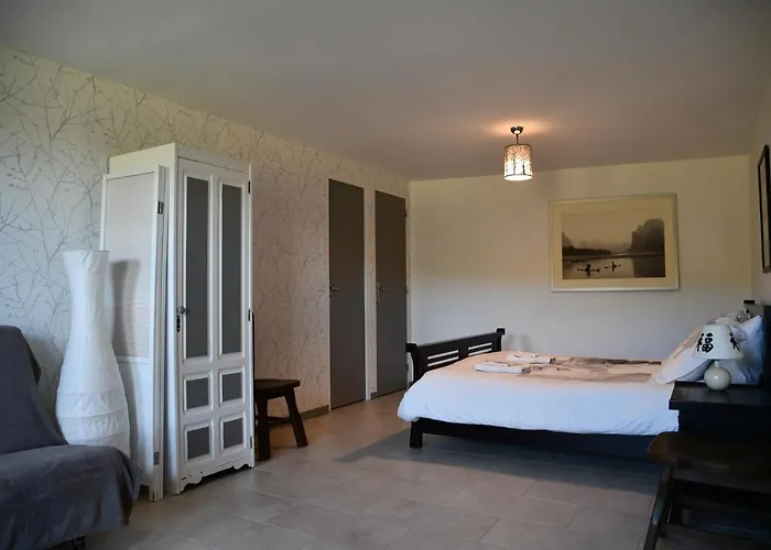 Angueur Bed and Breakfast Montrem